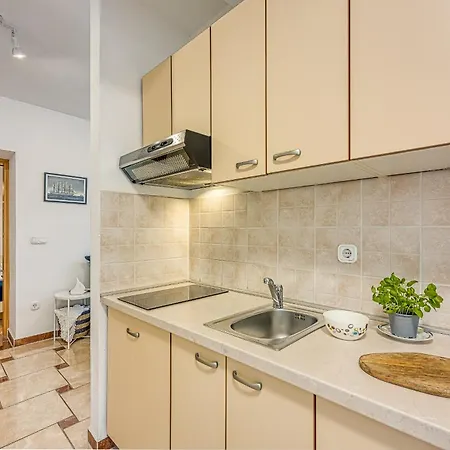 شقة Navetta